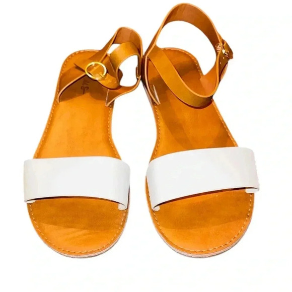 Lulus white and tan vegan sandals size 9 - Picture 3 of 4